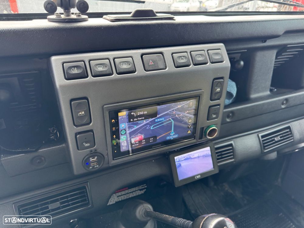 Land Rover Defender 110 - 16