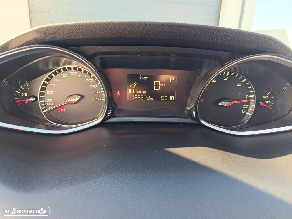 Peugeot 308 SW 2.0 BlueHDi Allure J18 EAT6 - 10