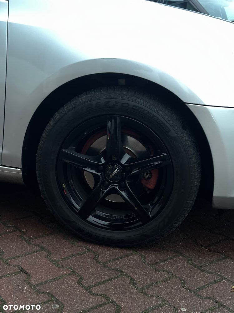 Volkswagen Golf - 10
