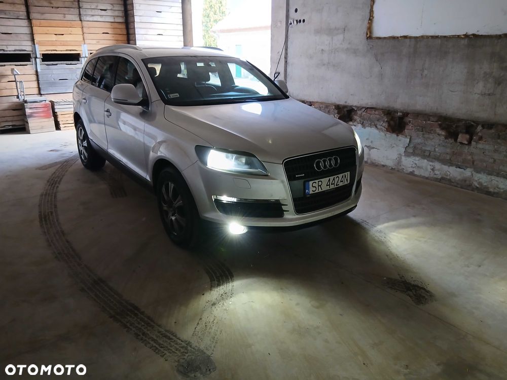 Audi Q7 - 1