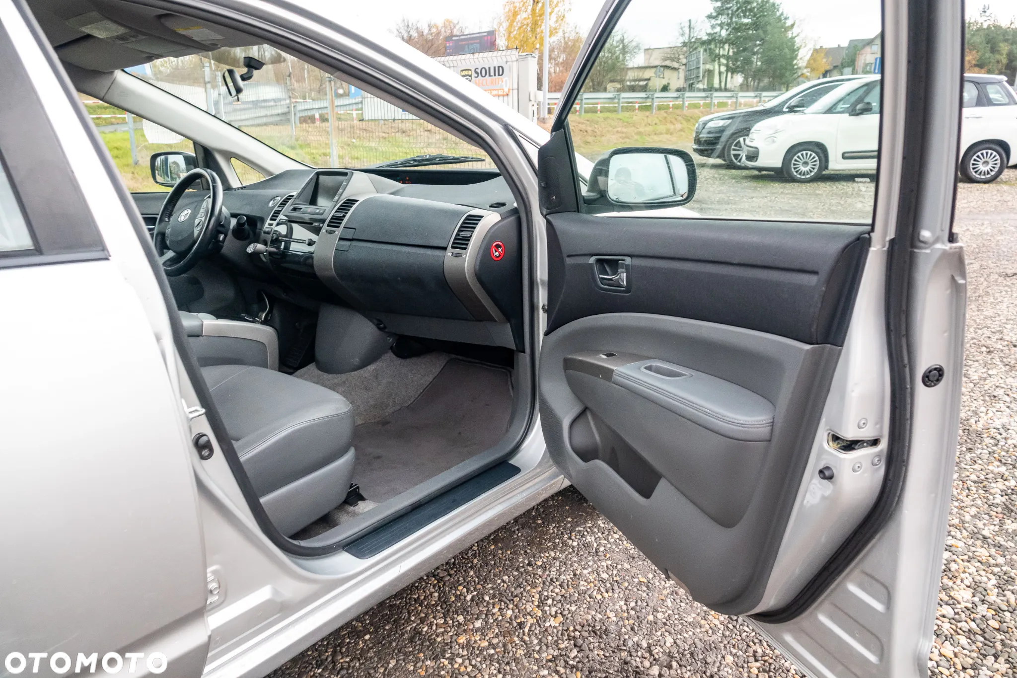 Toyota Prius (Hybrid) Executive - 20