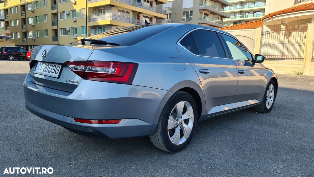 Skoda Superb 2016 photo 5