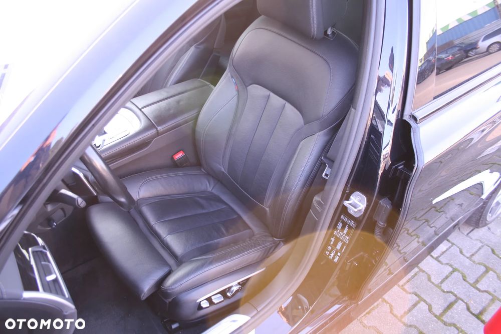 BMW Seria 7 750i xDrive - 20