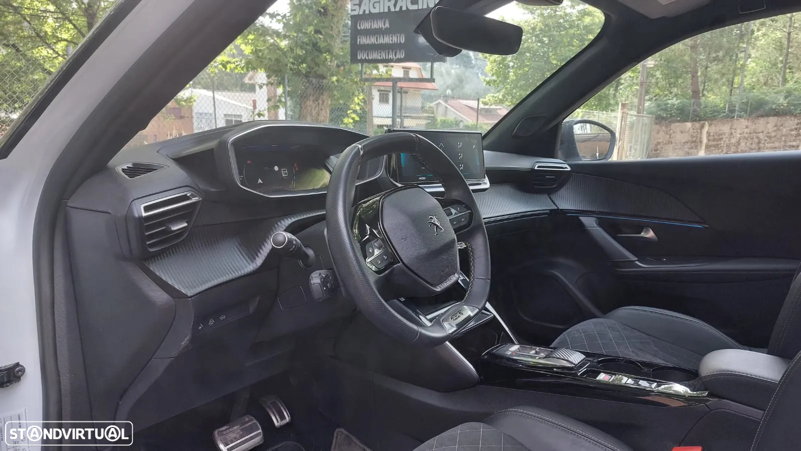 Peugeot e-2008 50 kWh GT Pack - 4