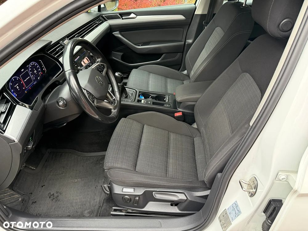 Volkswagen Passat 2.0 TDI EVO Business - 12