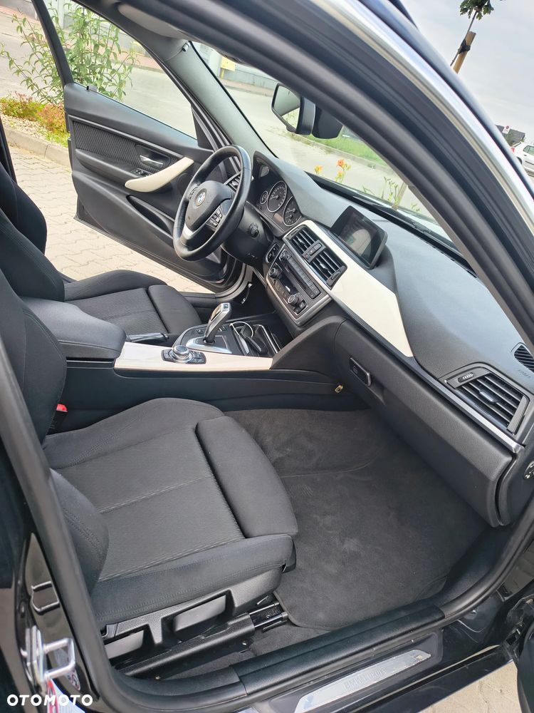 BMW Seria 3 318d Blue Performance Luxury Line - 12