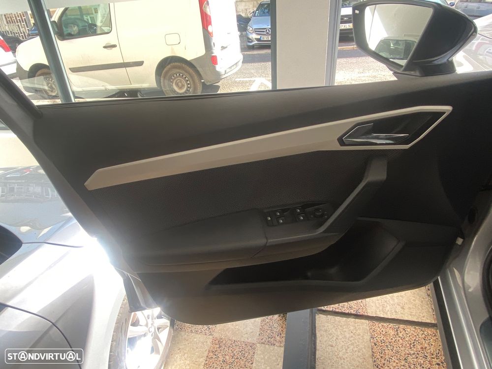 SEAT Arona 1.0 TSI Xcellence DSG - 22