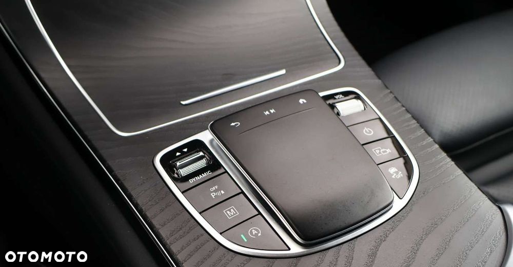 Mercedes-Benz GLC - 28
