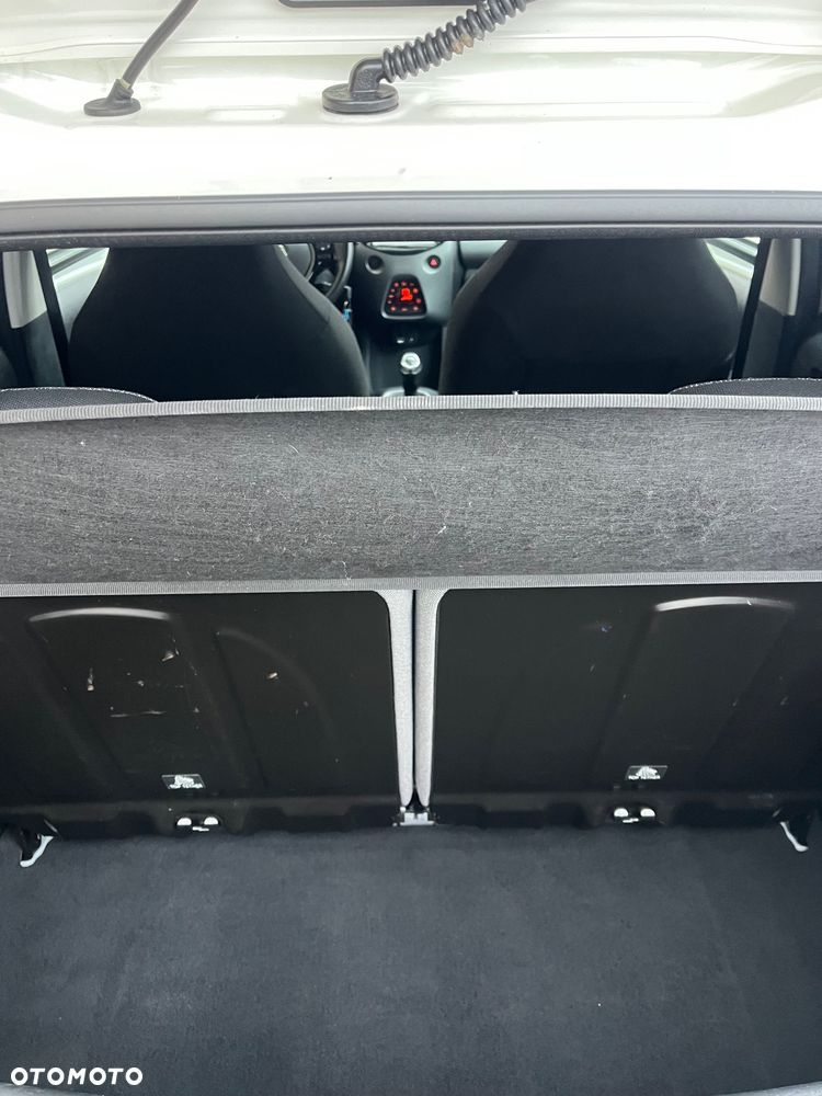 Toyota Aygo x-play connect - 22