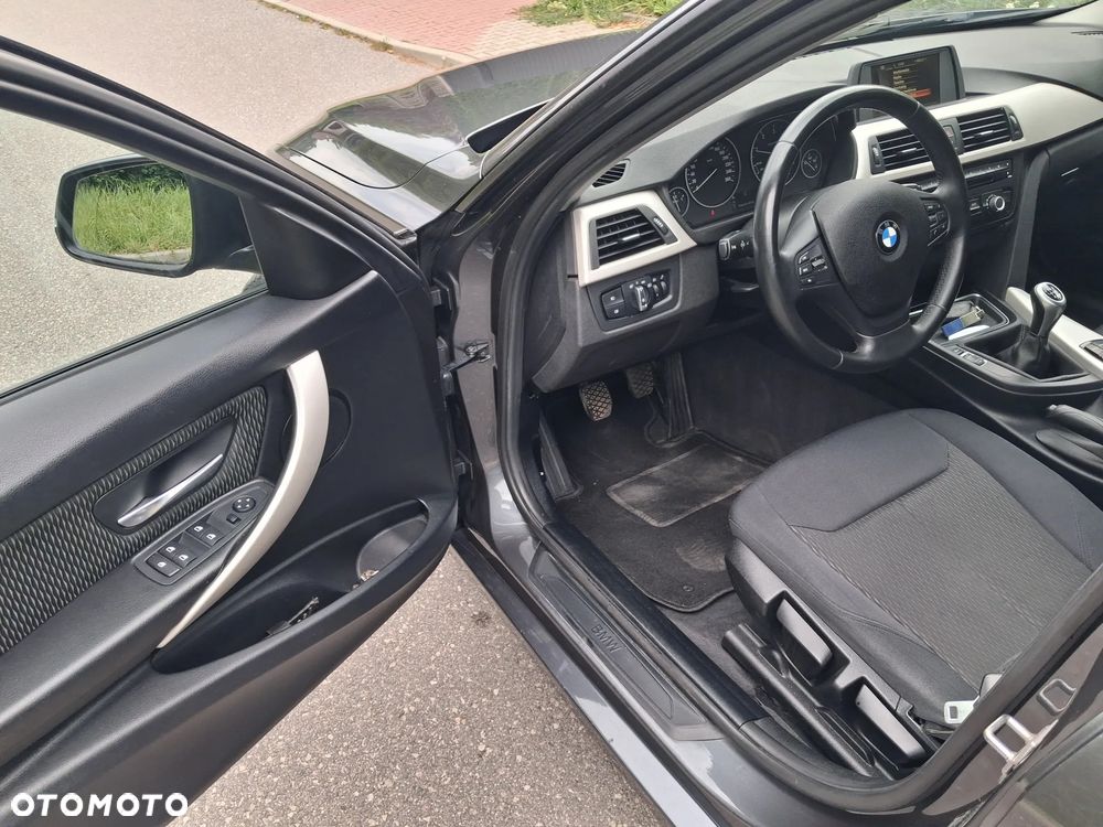 BMW Seria 3 318d DPF - 19