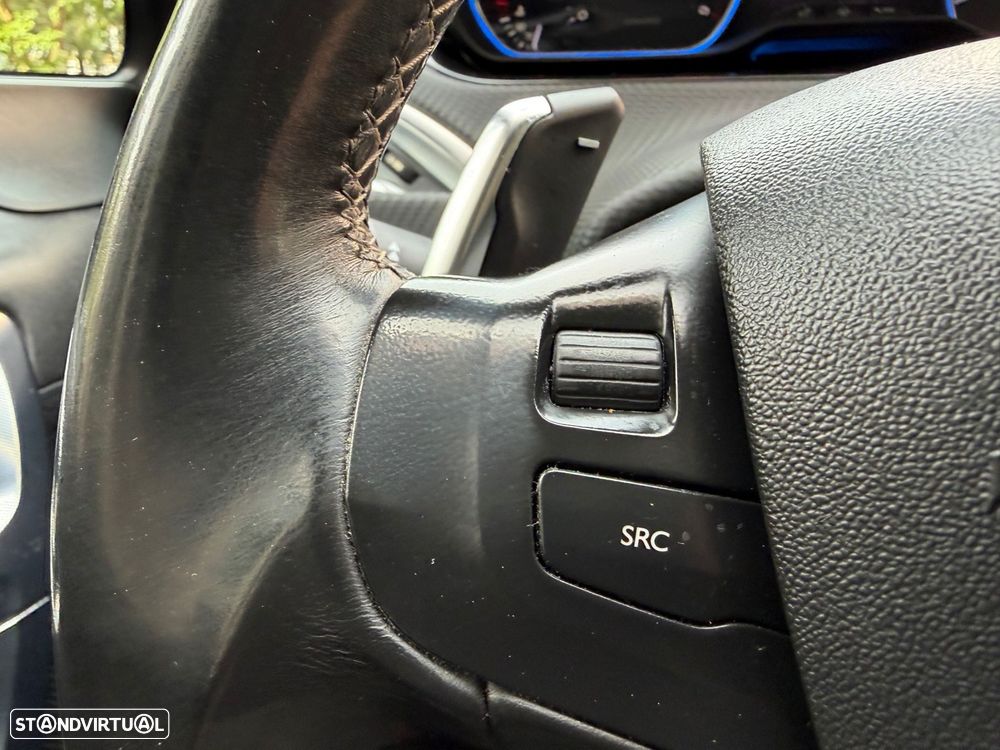 Peugeot 2008 1.6 e-HDi Allure 2-Tronic - 35