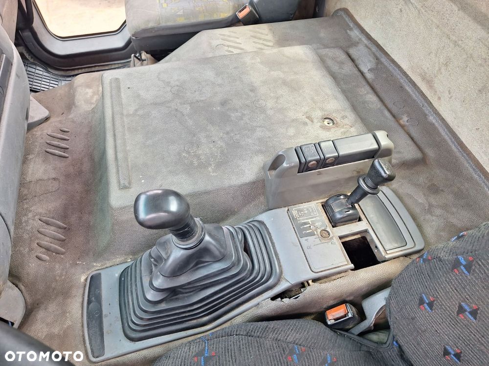 Renault 270.18 4X2 - 18