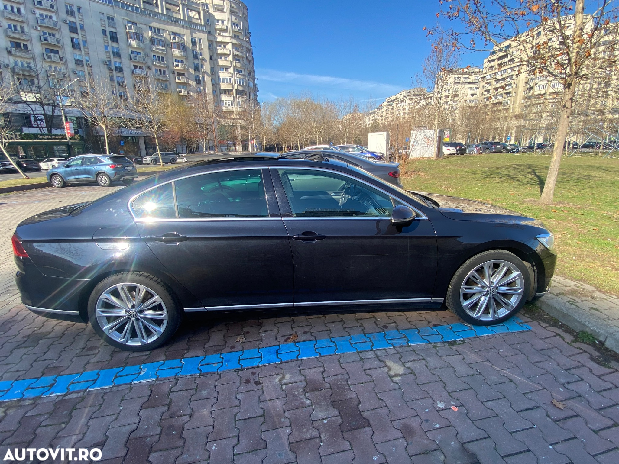 Volkswagen Passat 2.0 TDI Highline - 13