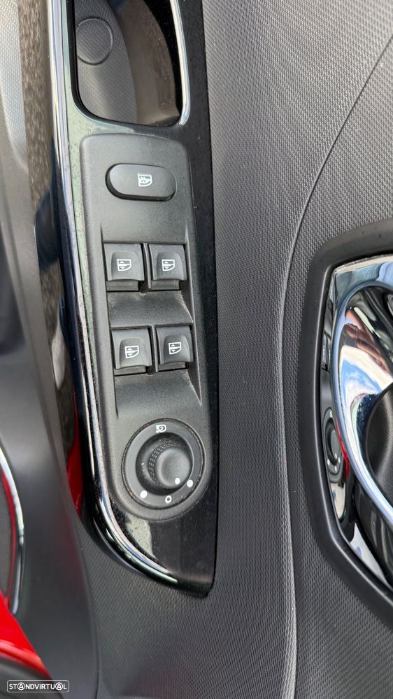 Renault Captur TCe 120 EDC Helly Hansen - 18