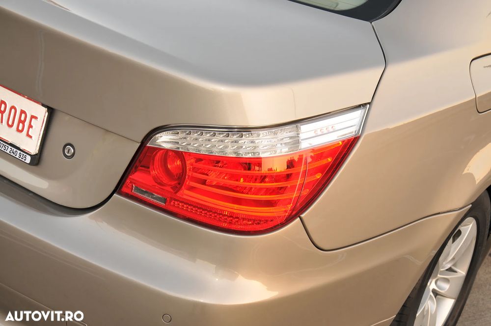 BMW Seria 5 523i Aut. - 26