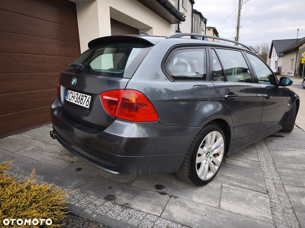 BMW Seria 3 320d Edition Sport - 4