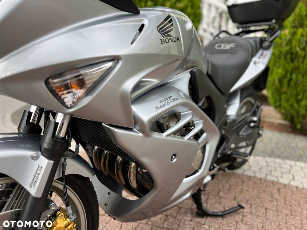Honda CBF - 28
