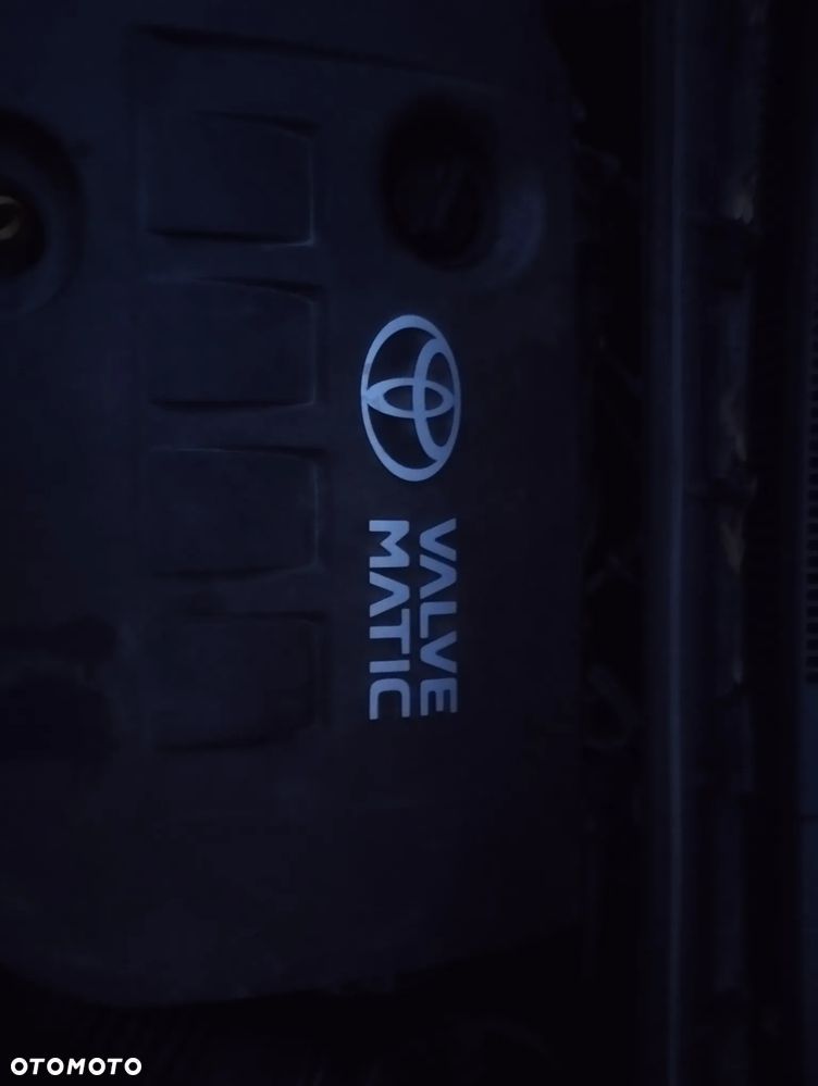 Toyota Avensis 1.8 Luna - 8