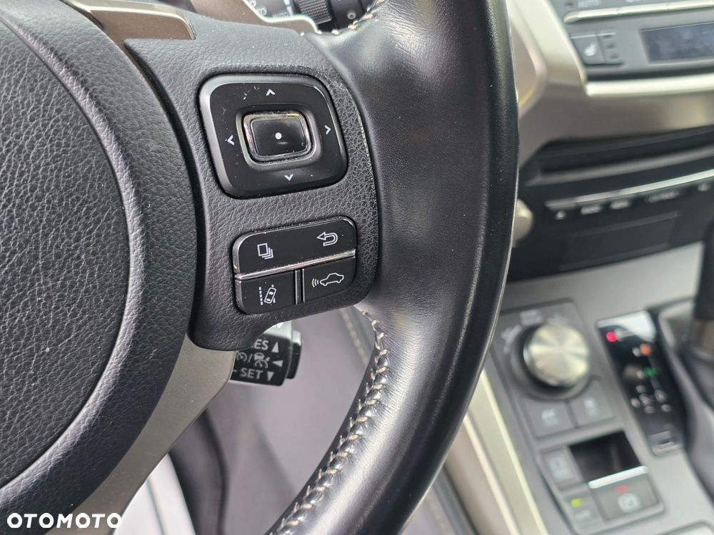 Lexus NX 300h Prestige AWD - 28