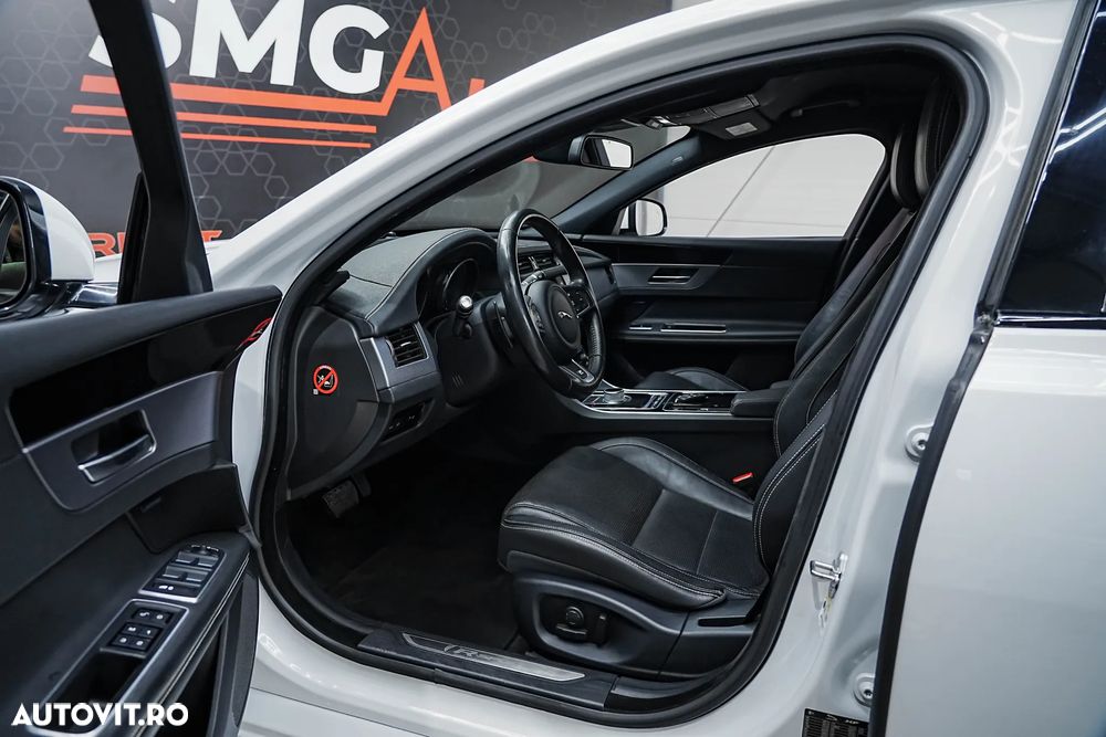 Jaguar XF 20d RWD E-Performance R-Sport - 18