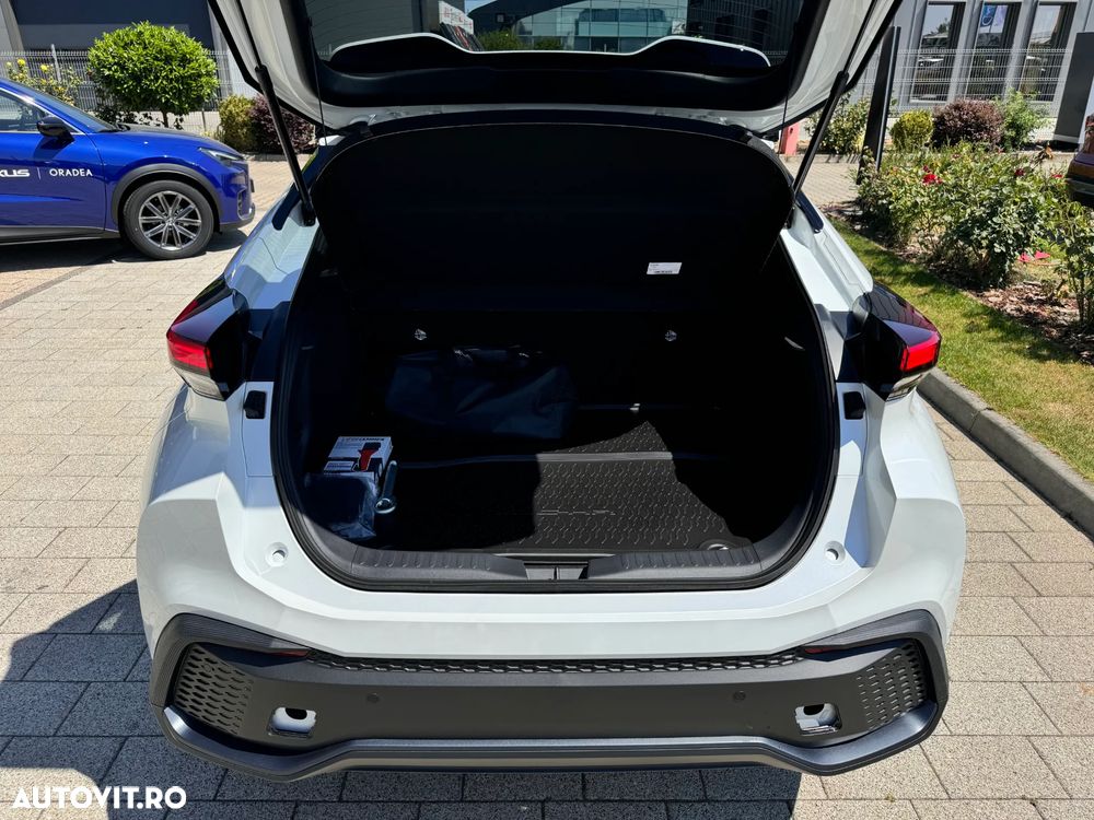 Toyota C-HR 2.0 HEV 180 CP 4x2 CVT Dynamic - 28