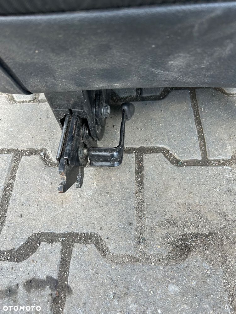 Renault Trafic III Fotele II rząd szybki demontaż montaż Vivaro B Talento - 4