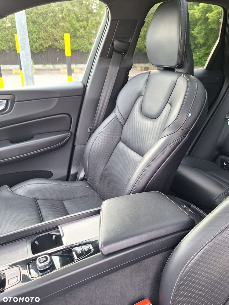 Volvo XC 60 B5 D AWD Geartronic RDesign - 29
