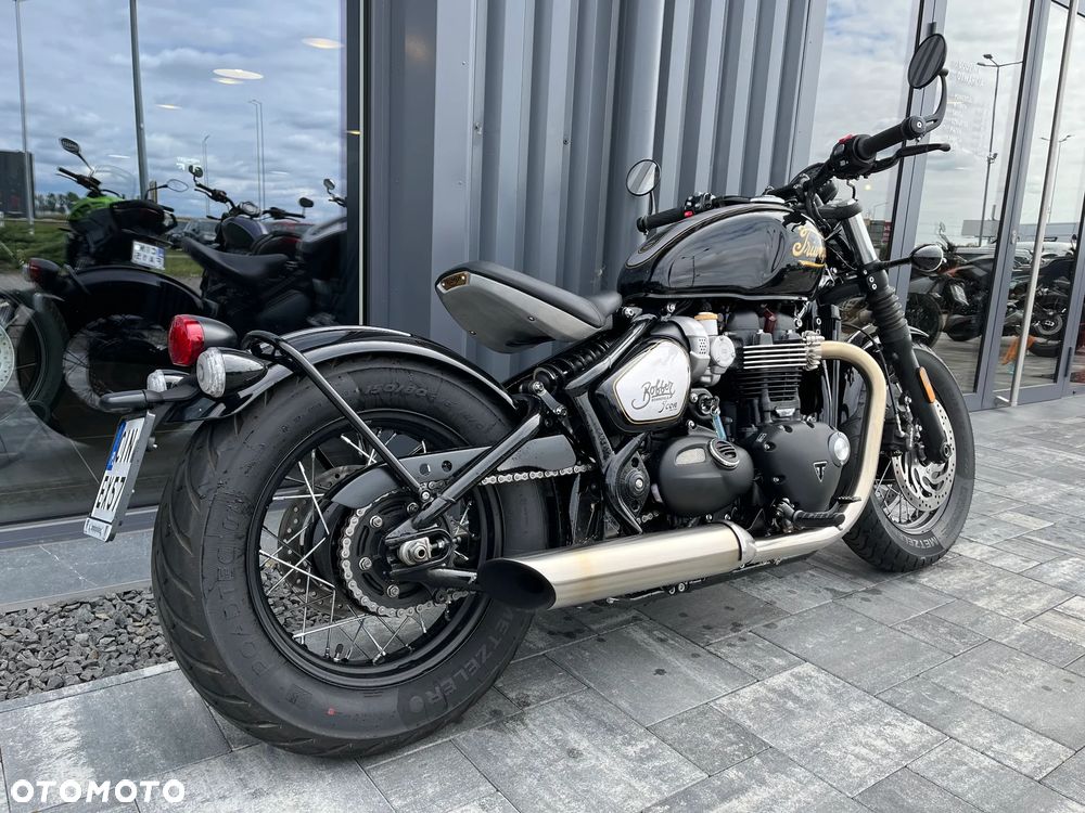Triumph Bonneville Bobber - 4