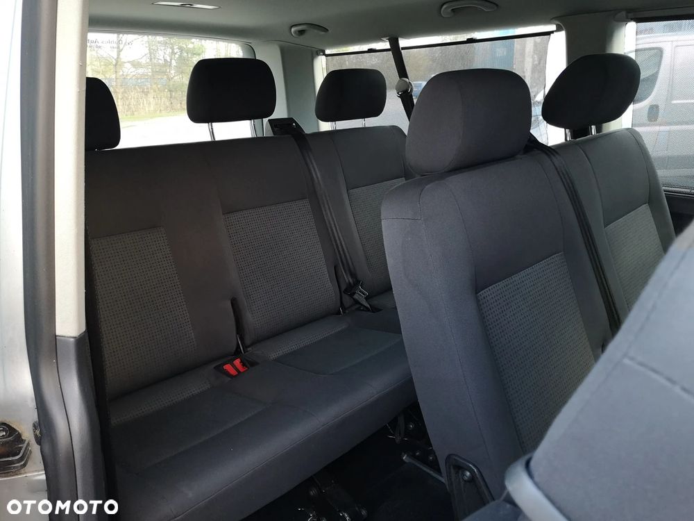 Volkswagen Caravelle - 12