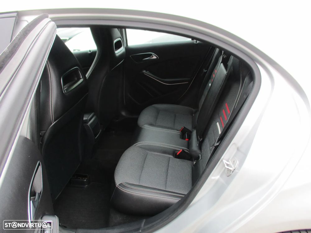 Mercedes-Benz A 180 CDI (BlueEFFICIENCY) Urban - 23