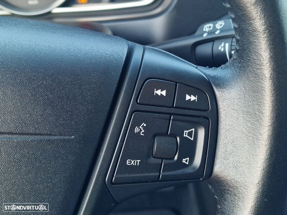 Volvo V40 Cross Country 2.0 D3 - 20