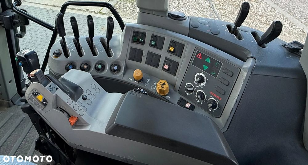 Claas Arion 510 - 12