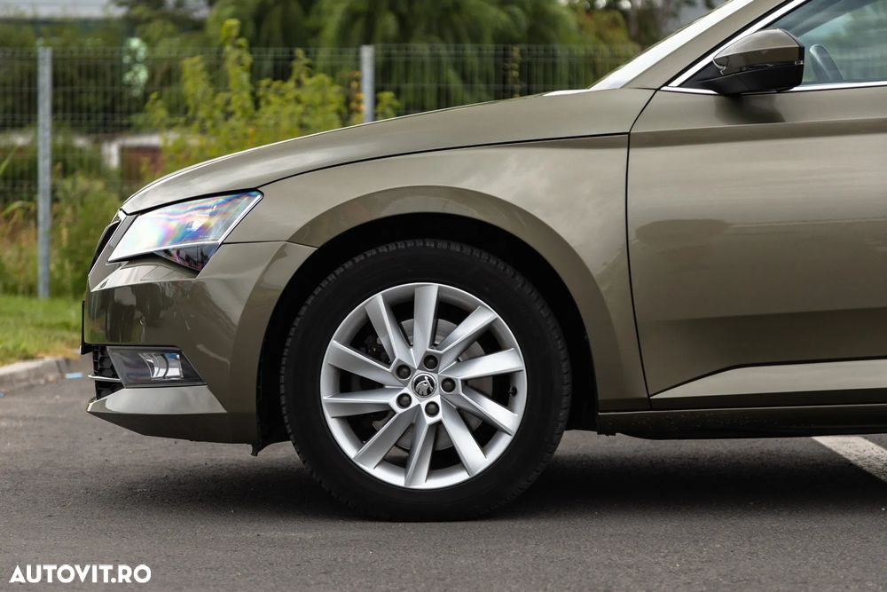 Skoda Superb 2.0 TDI DSG Ambition - 12