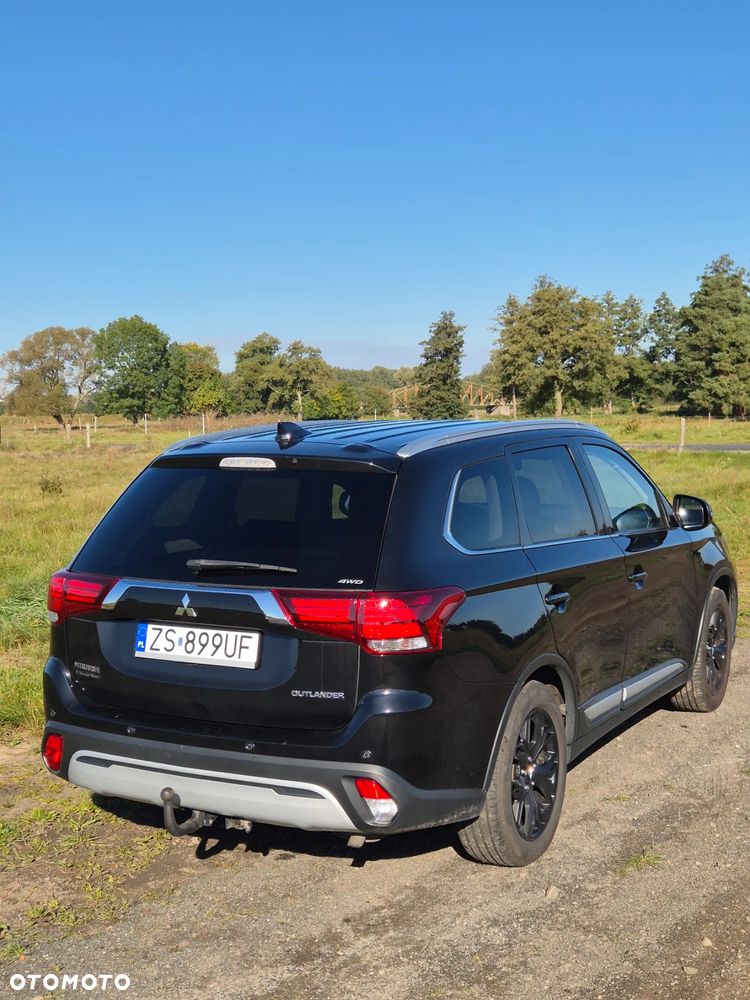 Mitsubishi Outlander 2.0 Intense + 4WD CVT - 9