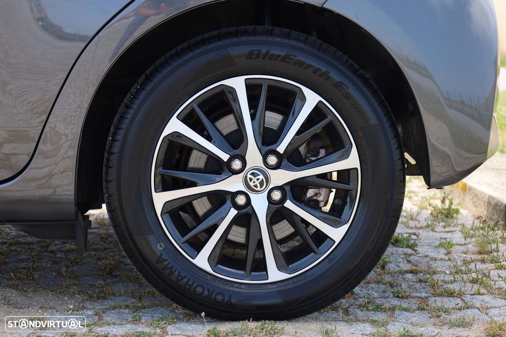 Toyota Yaris 1.5 HSD Comfort +P.Style+P.Techno - 11