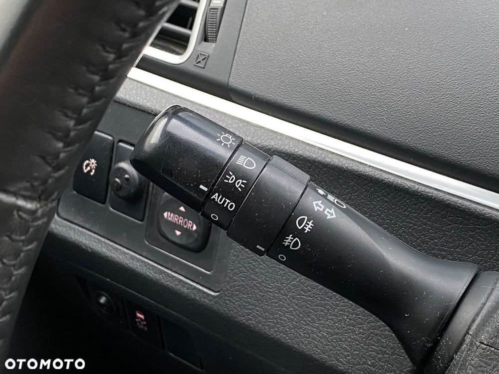 Toyota Verso 1.8 Premium 7os - 24