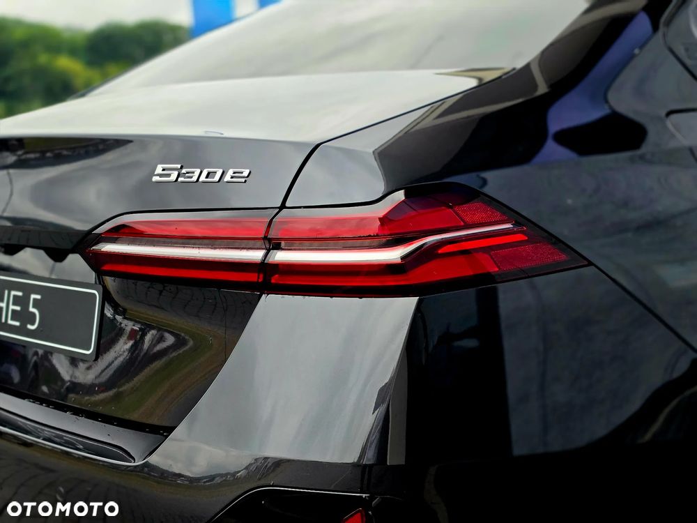 BMW Seria 5 530e xDrive PHEV - 9