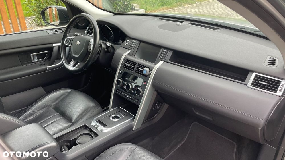 Land Rover Discovery Sport - 11