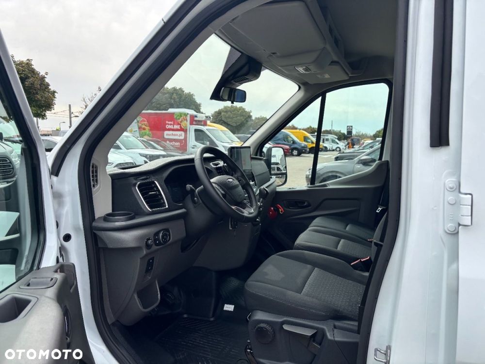 Ford Transit - 33