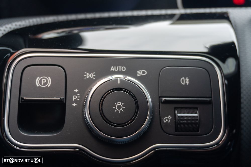 Mercedes-Benz CLA 180 7G-DCT Edition AMG Line - 20