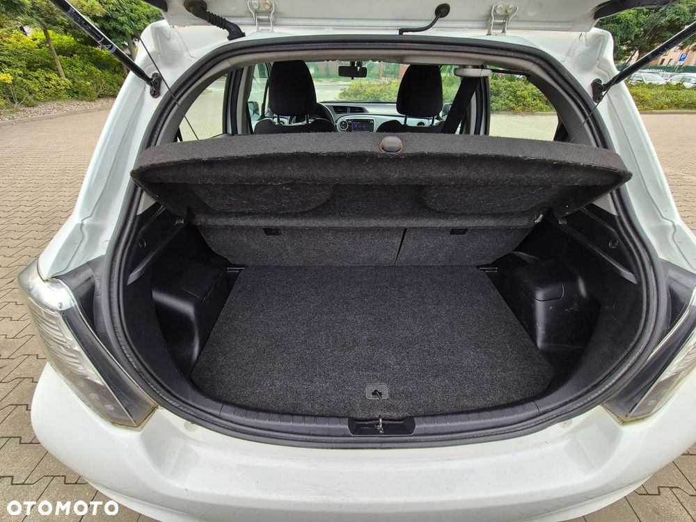 Toyota Yaris - 15