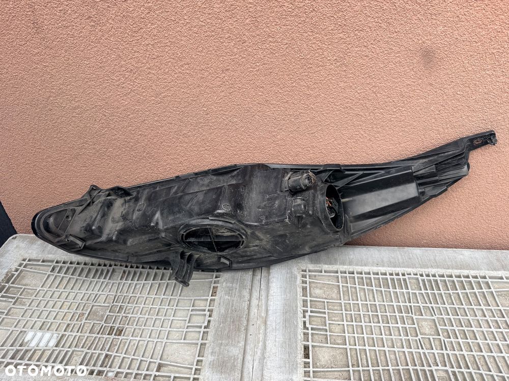 Lampa przednia FORD FIESTA MK7 SOCZEWKA PRAWA EUROPA ORYGINALNA HELLA - 3