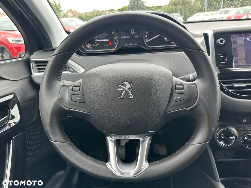Peugeot 208 1.2 PureTech Style - 16