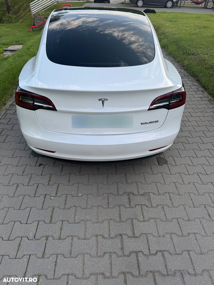 Tesla Model 3 - 7