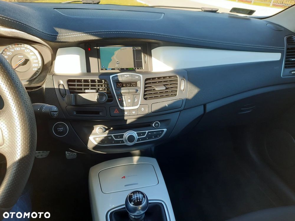 Renault Laguna 2.0 dCi Monaco GP2 - 9