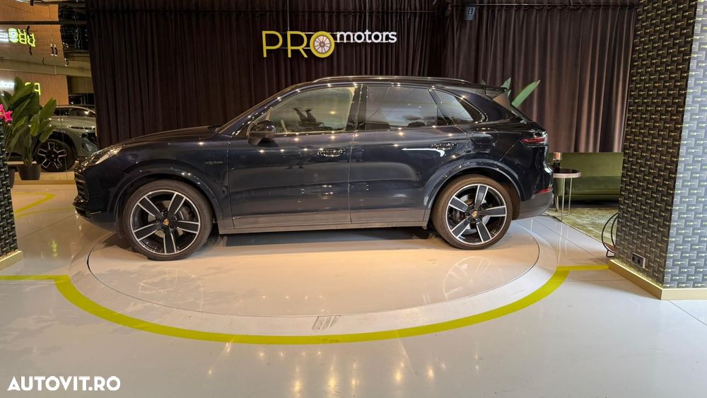 Porsche Cayenne - 6