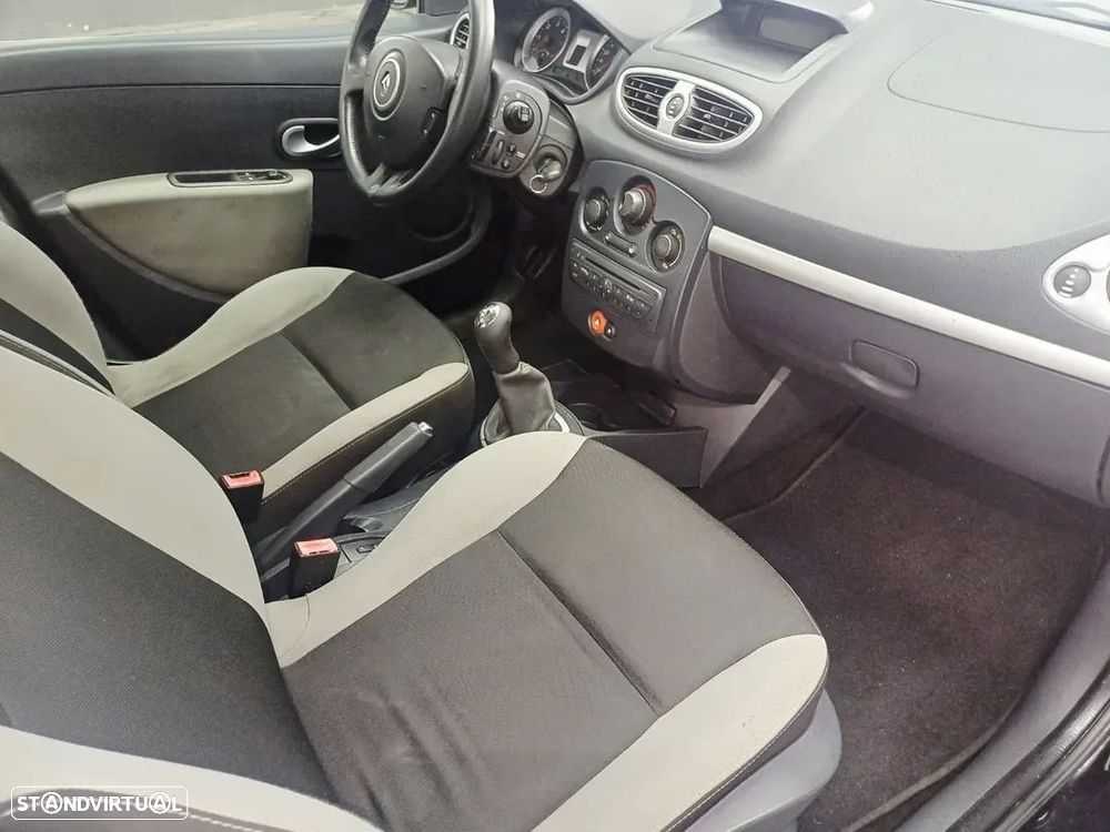 Renault Clio - 2