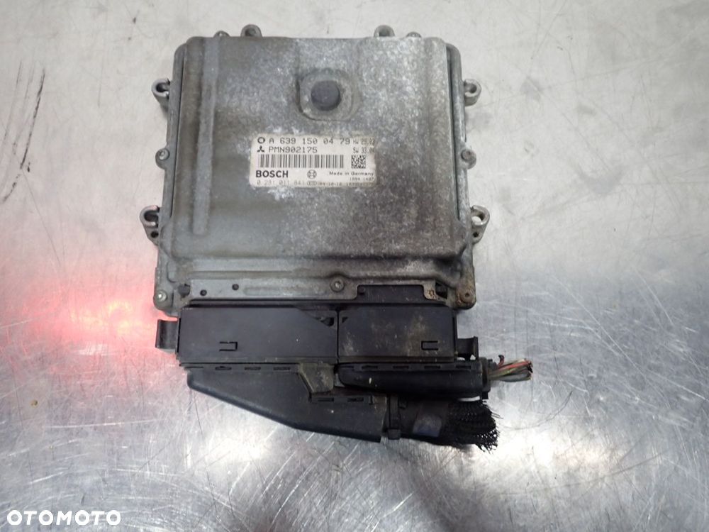 KOMPUTER SILNIKA MITSUBISHI COLT VI Z30 0281011841 - 1