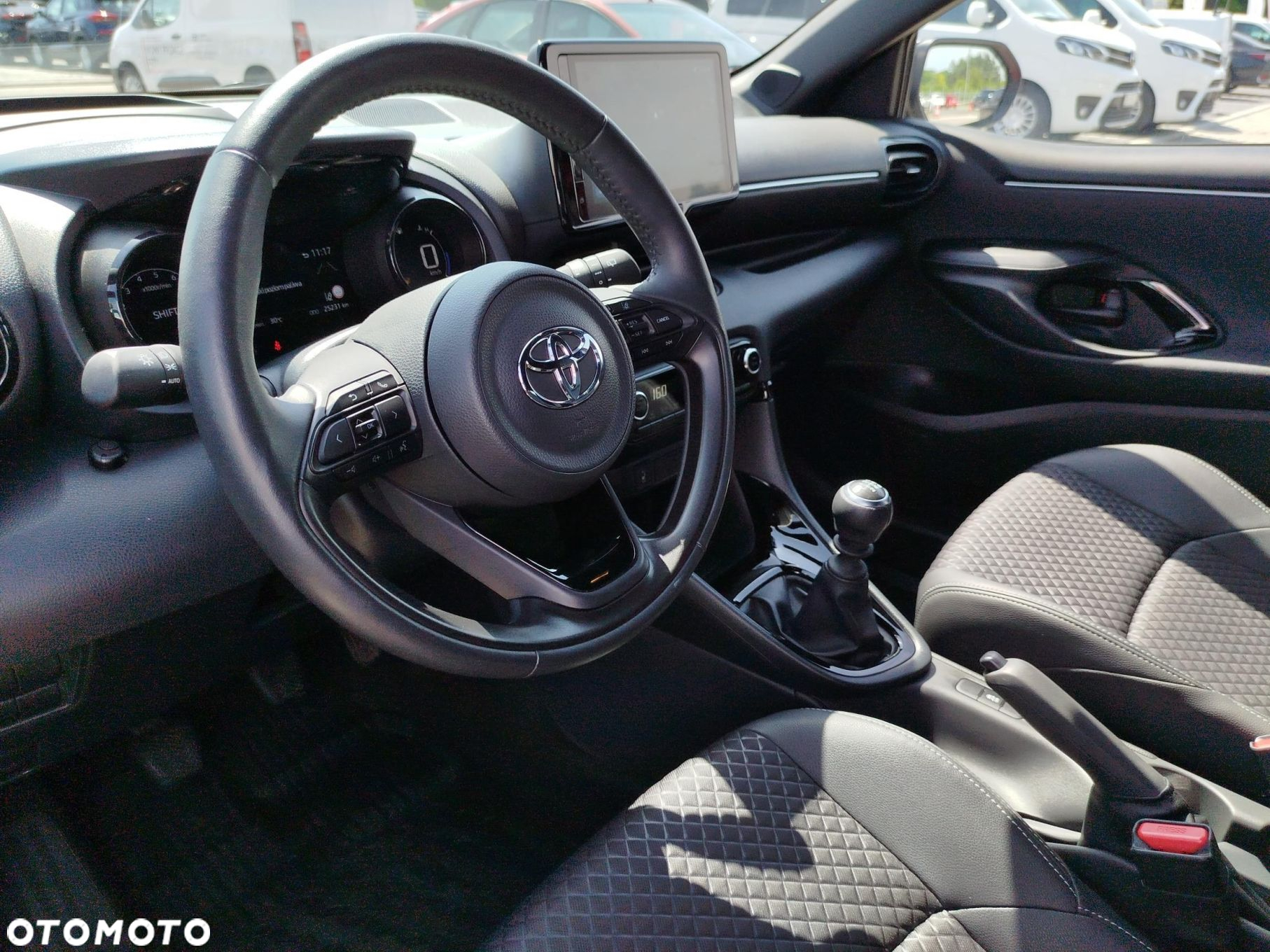 Toyota Yaris - 10