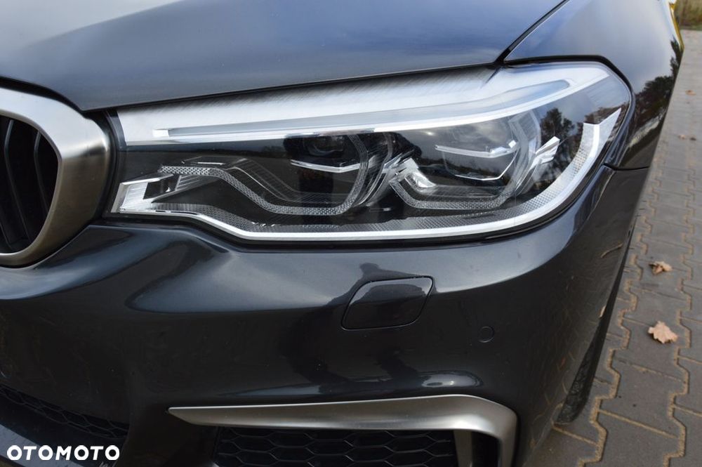 BMW Seria 5 M550i xDrive sport - 3